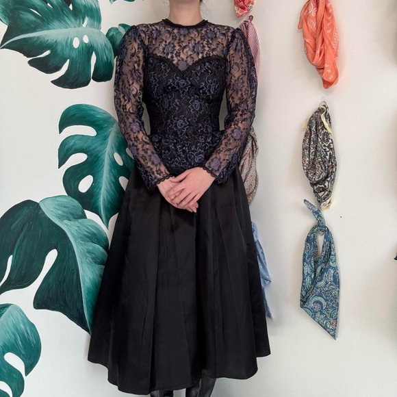 Vintage Gunne Sax Lace Dress - Picture 1 of 9